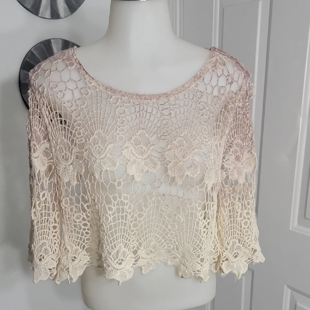 Timing 3/4 Sleeve Crochet Crop Top Open Floral Layering Crochet Top Meduim